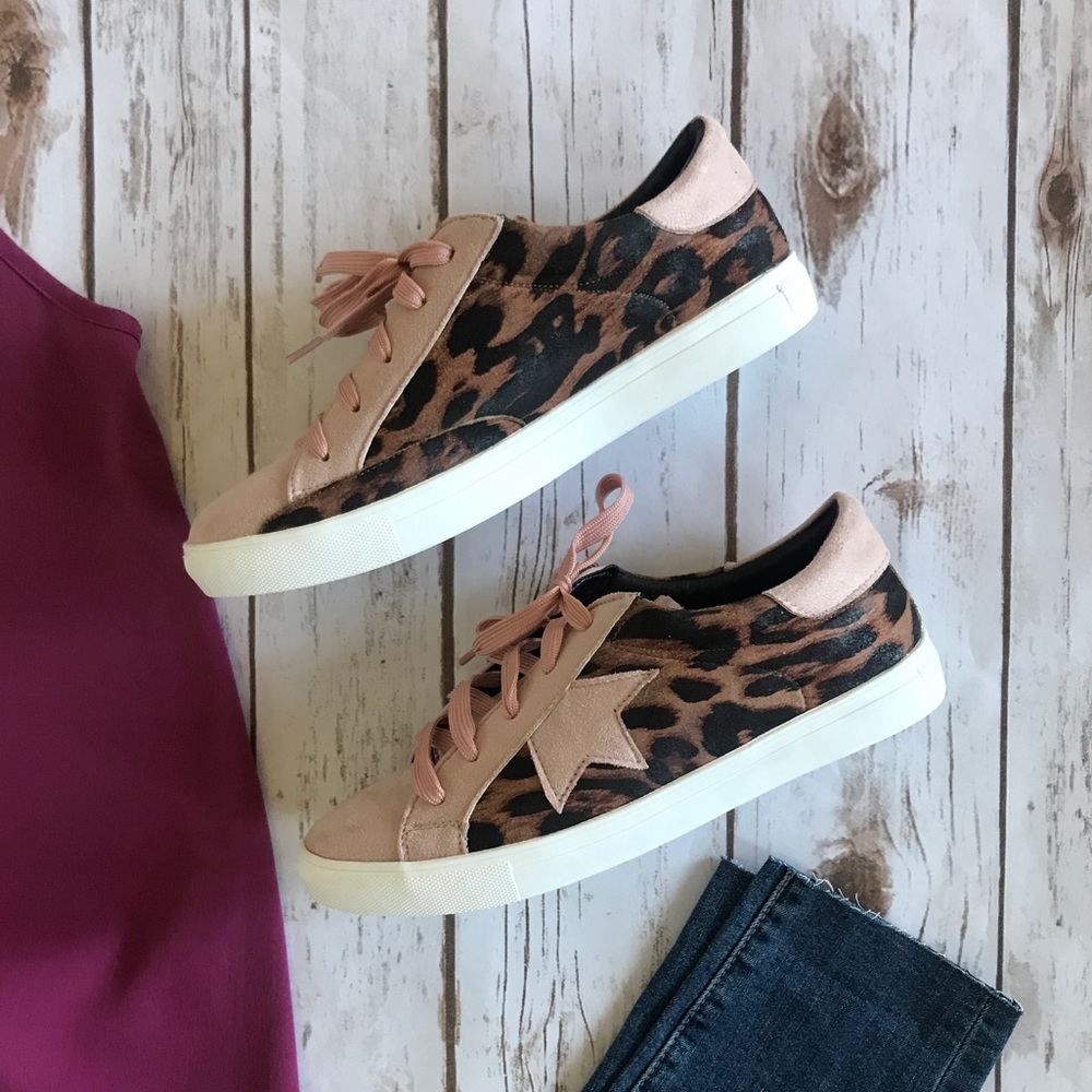 1 left💕 Pink Leopard and Star Fashion Sneakers - Picture 2 of 10